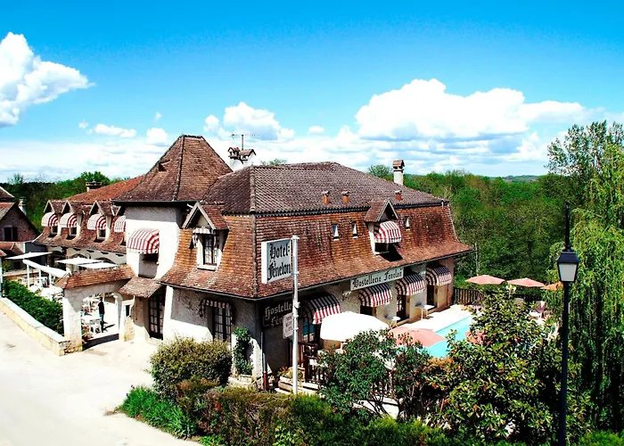 Places to Stay in Carennac