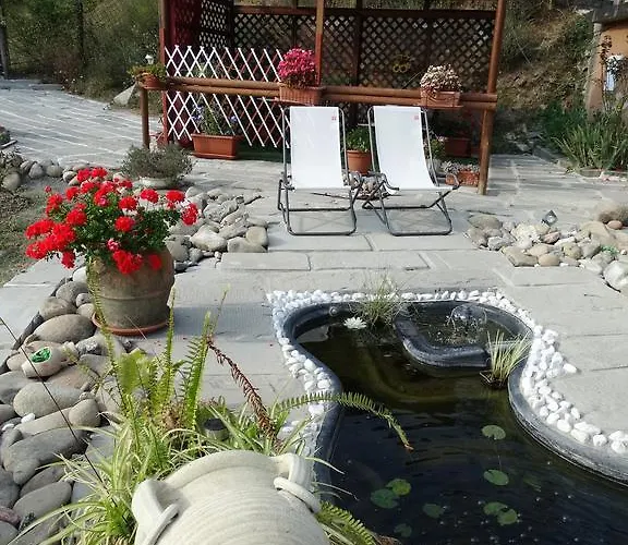 Dog Friendly Hotels in Vernazza