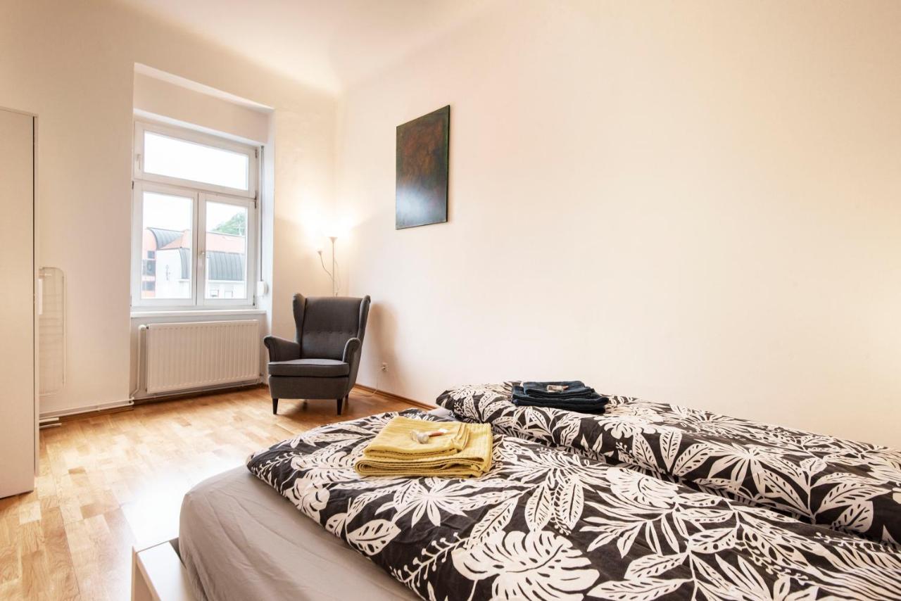 Apartment mit Balkon