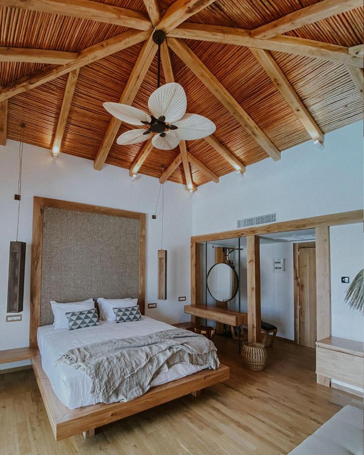 Bungalow Grand sull'Acqua con Vasca Idromassaggio all'Aperto