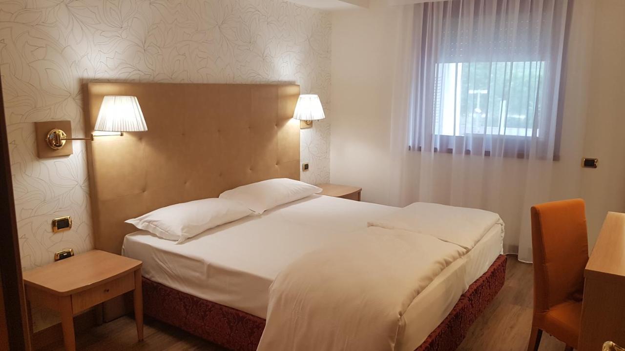 Quarto Duplo