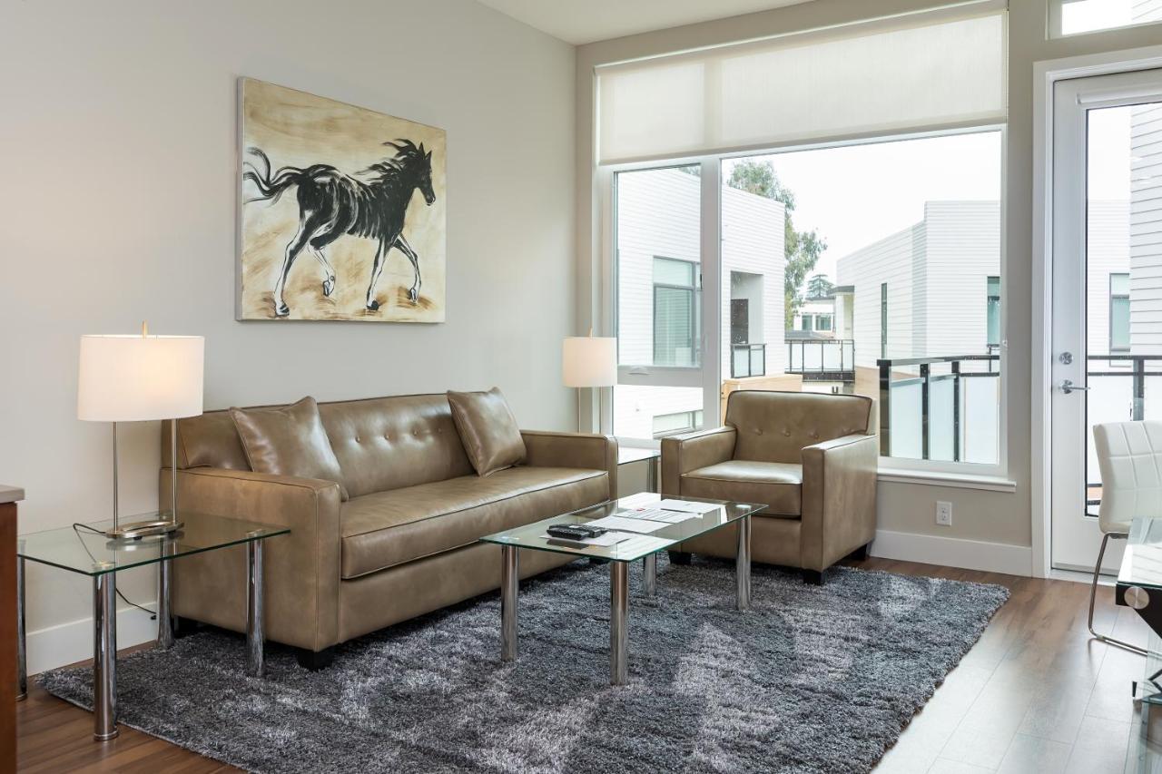 Deluxe Apartment,1589386556:JPEG