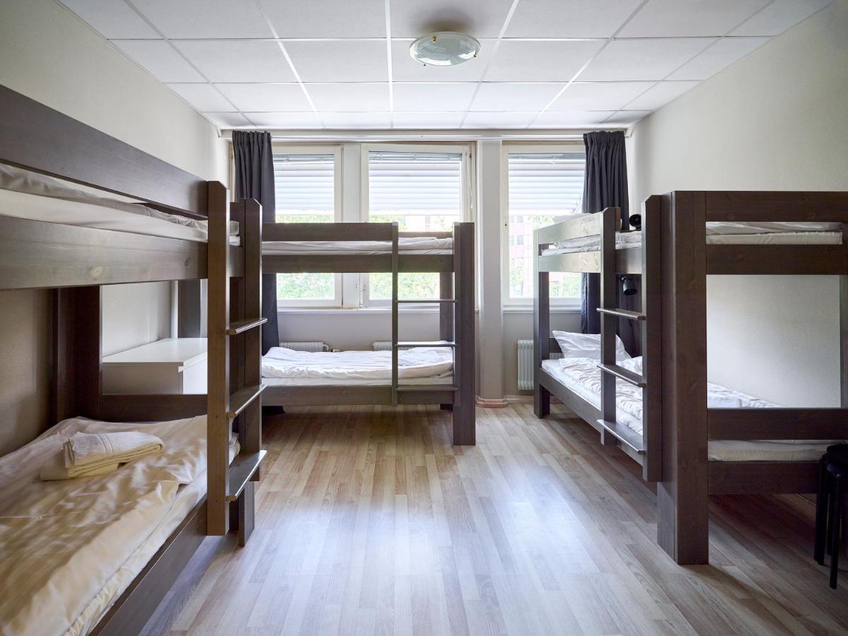 Chambre Familiale (8 Adultes) avec Salle de Bains Commune