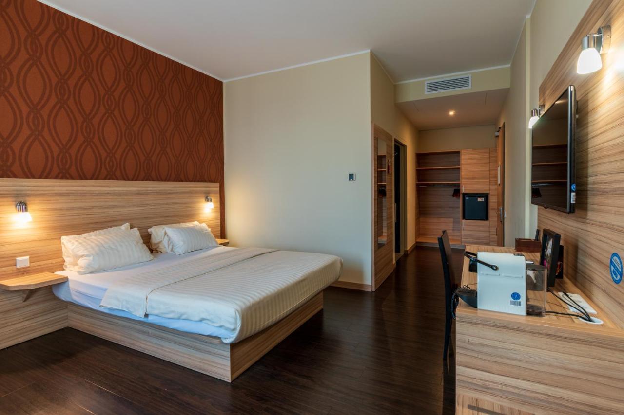 Standard Double Room,1020828400:JPEG