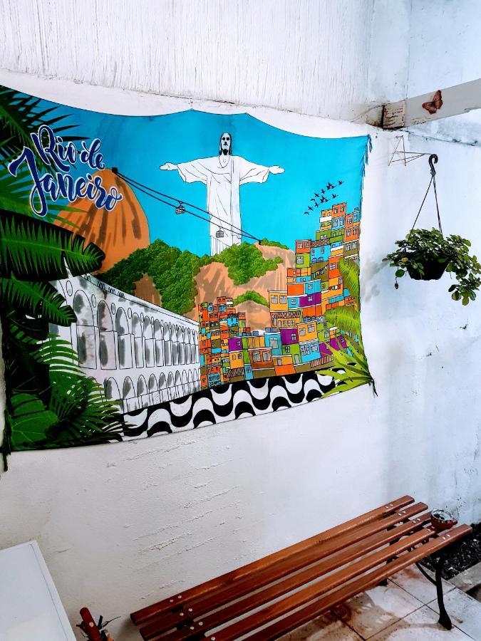 Quarto Individual Standard com Banheiro Compartilhado