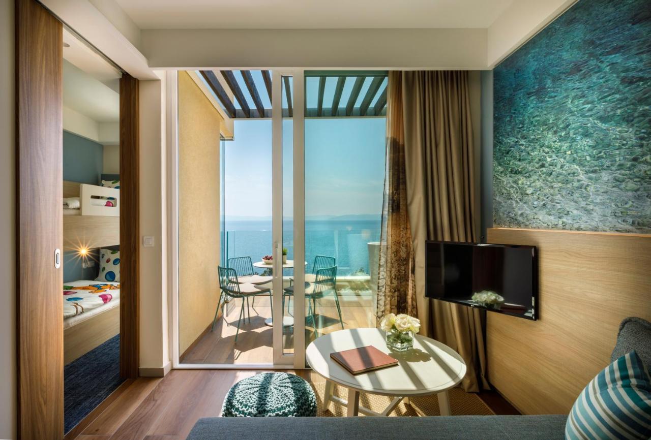 Suite for 2+2 Seaview - Maro Suites