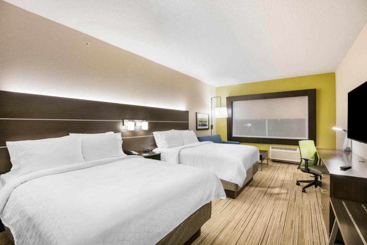 Standard Queen Room with Two Queen Beds
