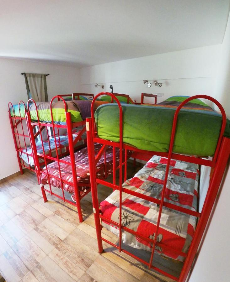 Cama em Dormitório Feminino com 6 Camas