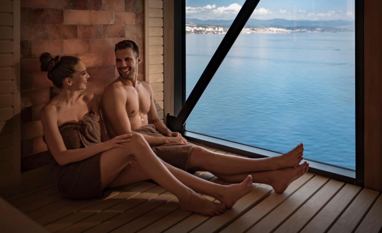 Aanbieding - Premium Tweepersoonskamer met 1 of 2 Bedden en Uitzicht op Zee - Luxe Experience