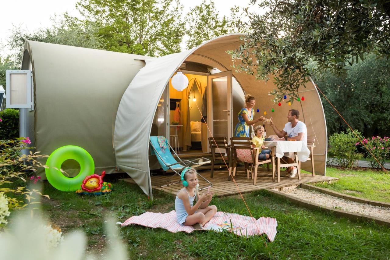 Tent with Shared Bathroom (4 People)