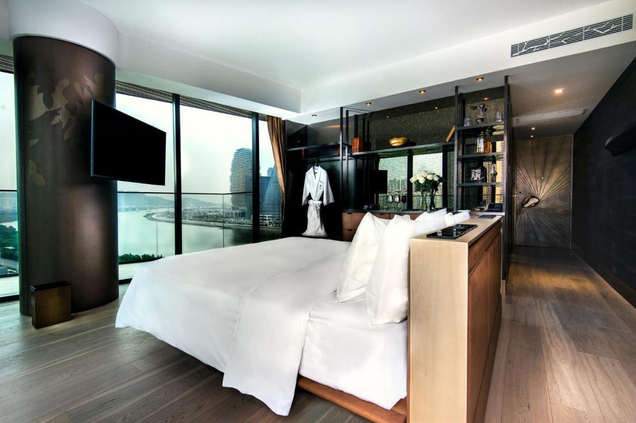 Superior King Suite