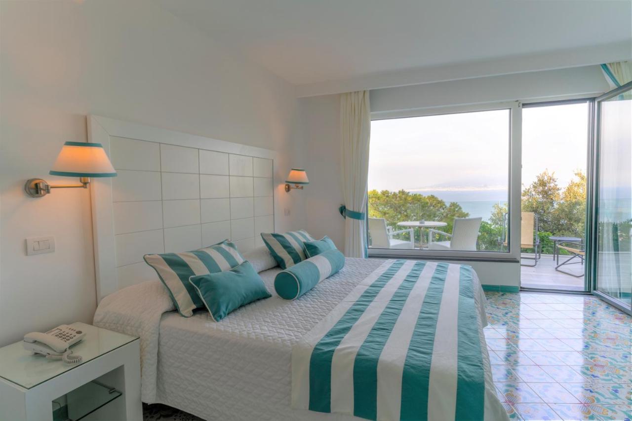 Habitación Doble Superior con terraza y bañera de hidromasaje al aire libre