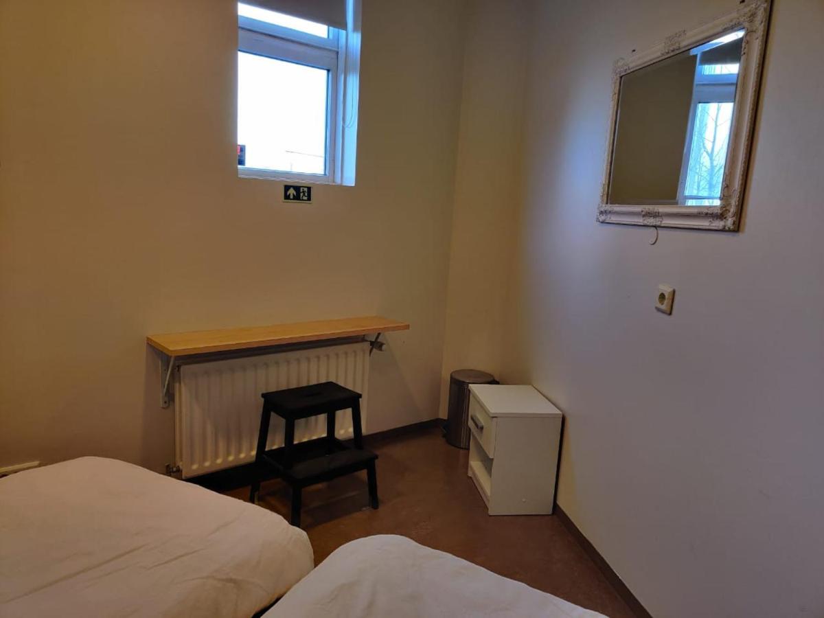 Doppel- oder Zweibettzimmer