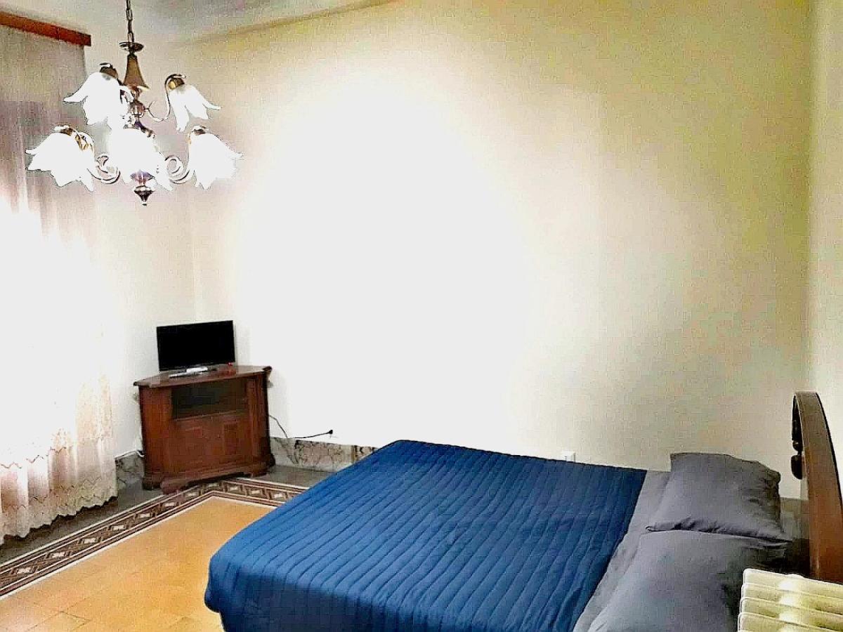 Camera Tripla Economy con Bagno in Comune