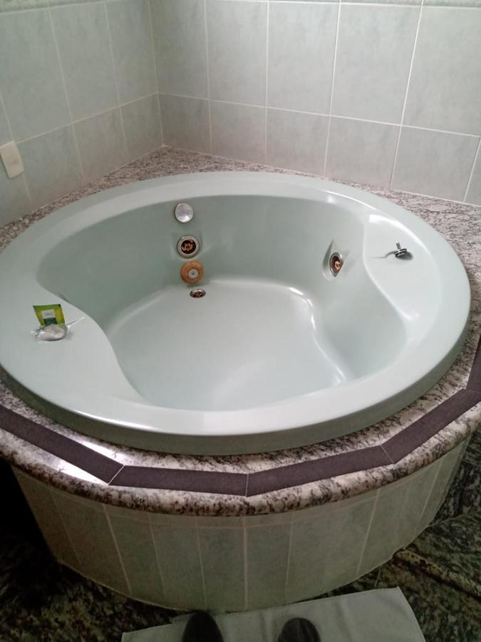 Suíte Deluxe com Banheira de Hidromassagem