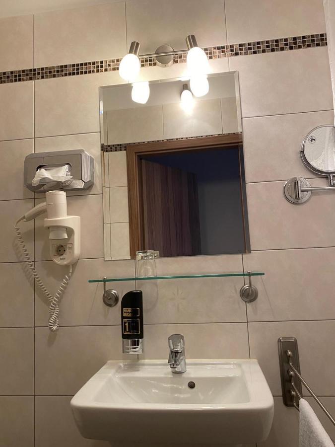 Comfort Dreibettzimmer mit Dusche