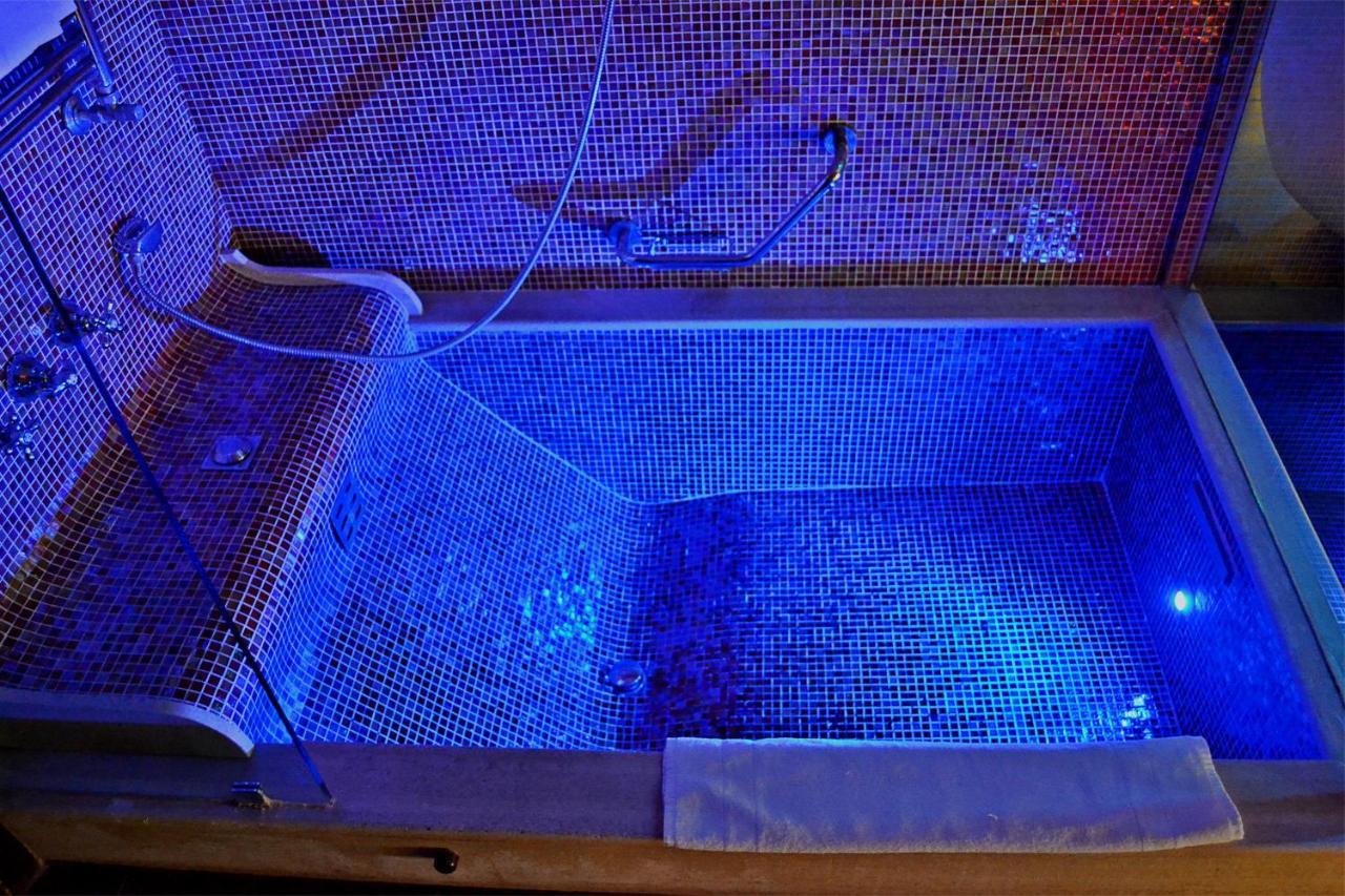 Chambre de Luxe Double ou Lits Jumeaux avec Baignoire Spa