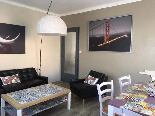 Three-Bedroom House,1042658305:JPEG