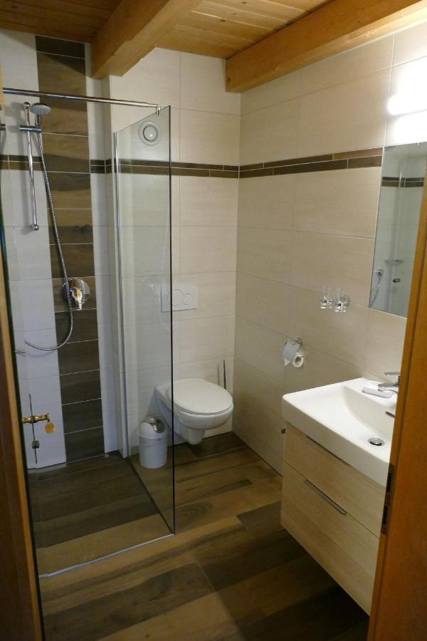 Apartment mit Balkon