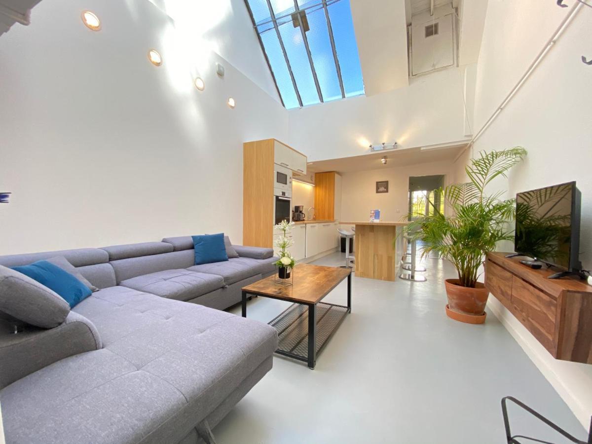 One-Bedroom Apartment,1053517549:JPEG