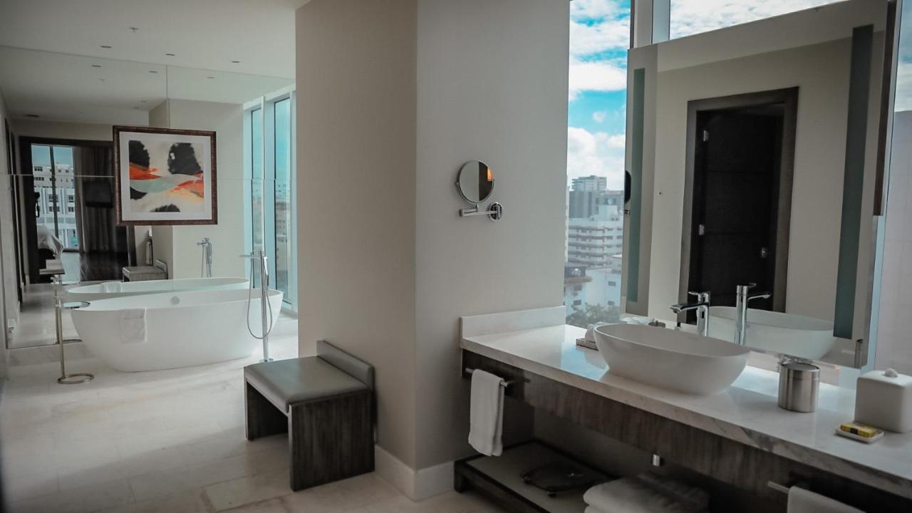 One-Bedroom Suite Pool View,1065958249:JPEG