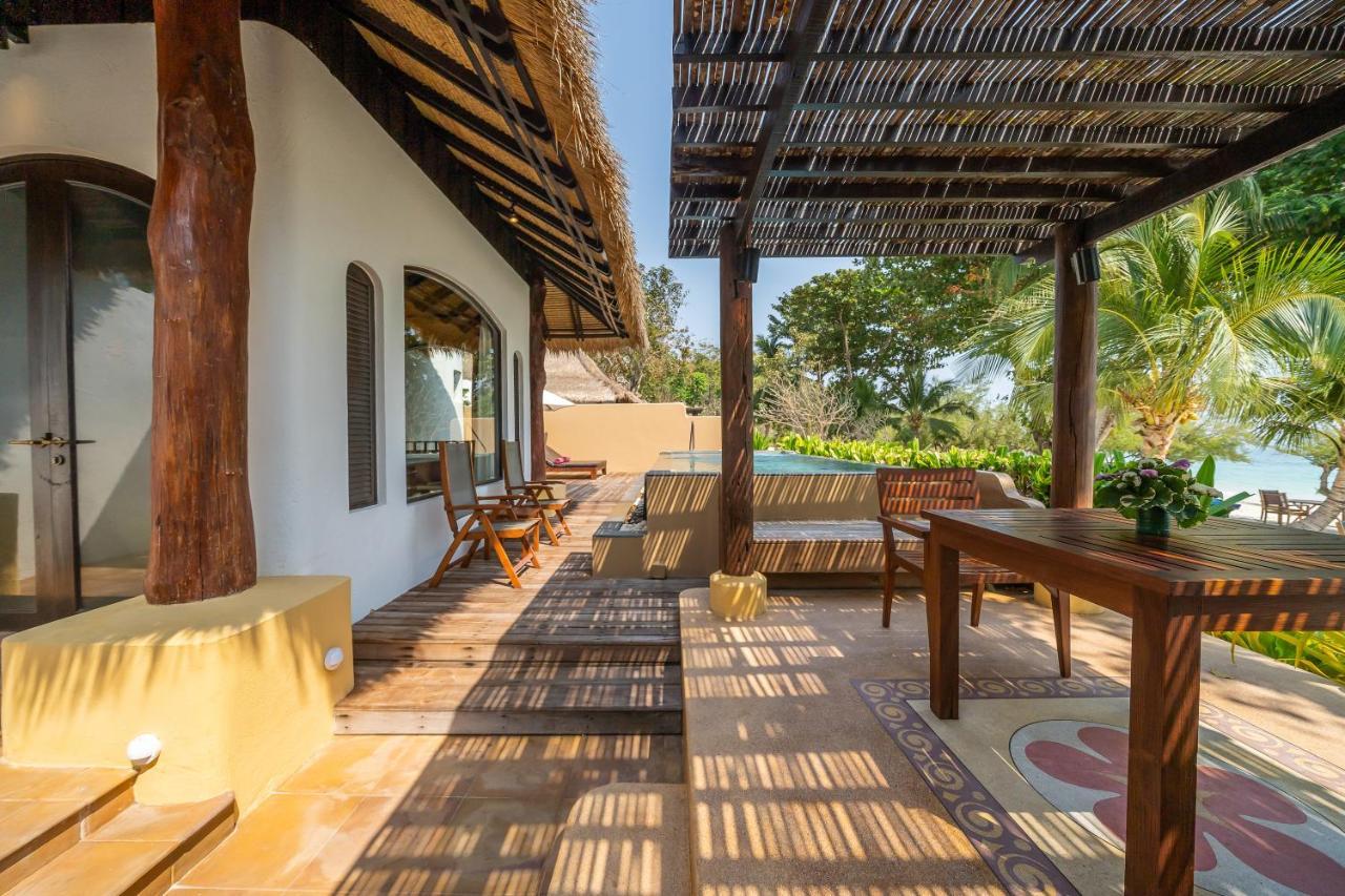Villa am Strand mit eigenem Pool