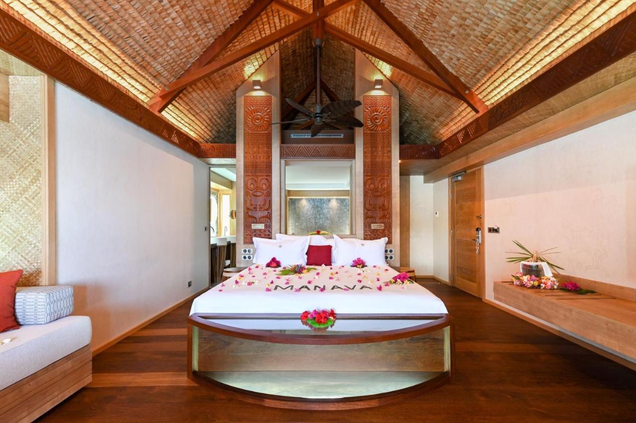 Pool Overwater Villa