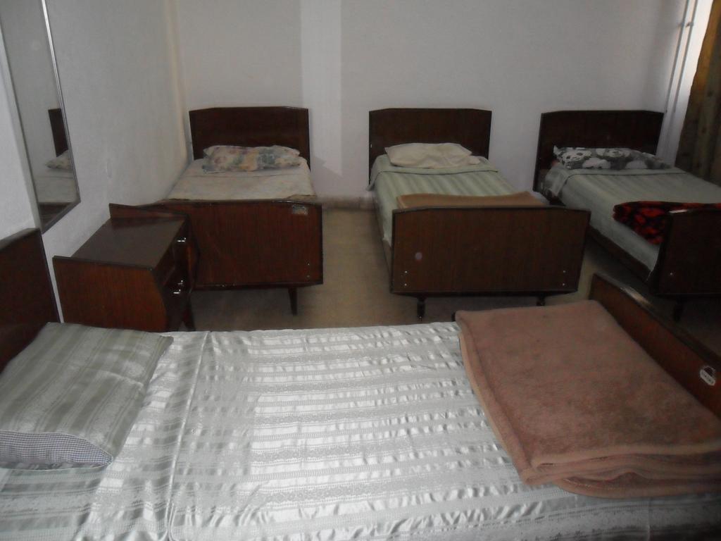 Chambre Triple avec Salle de Bains Privative