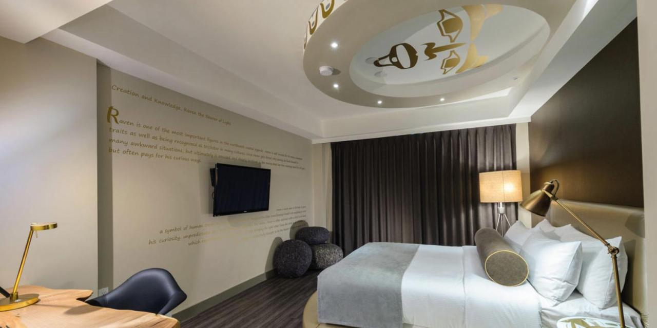 Deluxe Queen Room