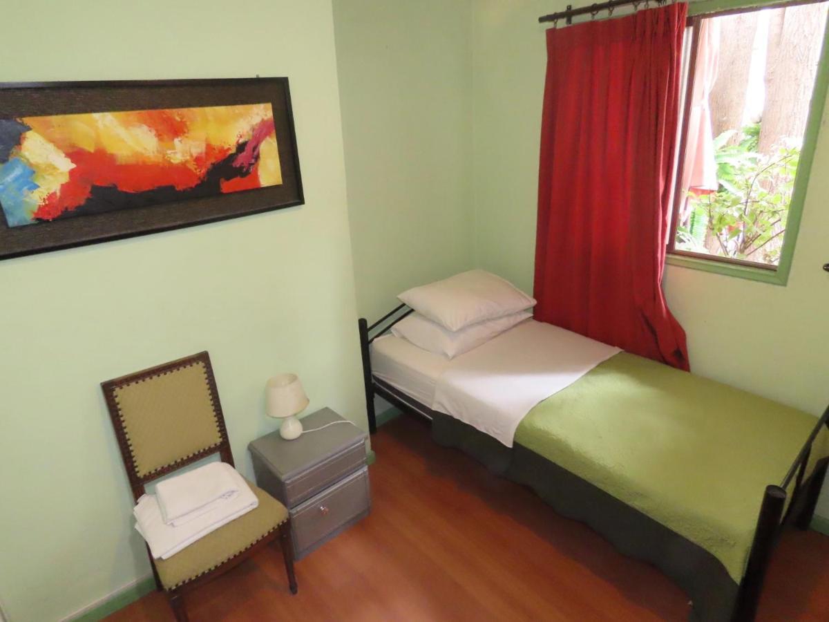 Quarto Individual com Banheiro Privativo