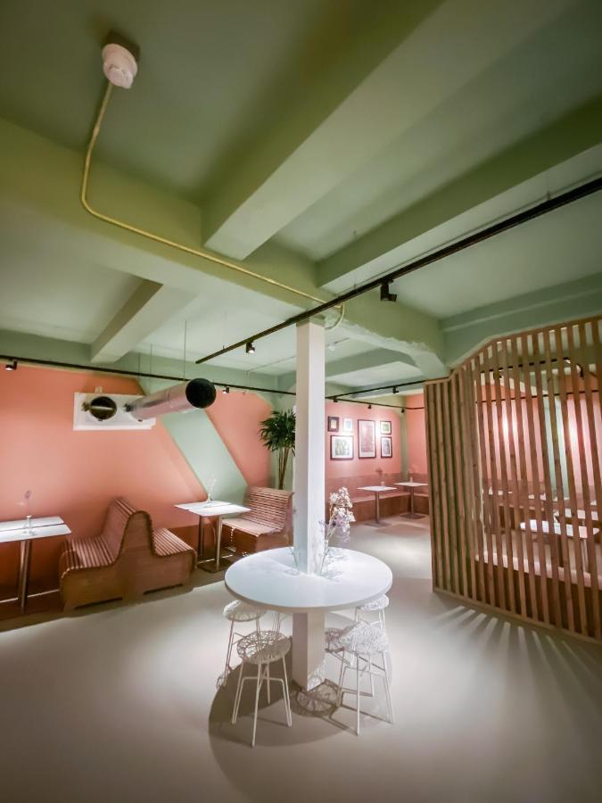 Bed in een Gemengde Slaapzaal met 6 Bedden
