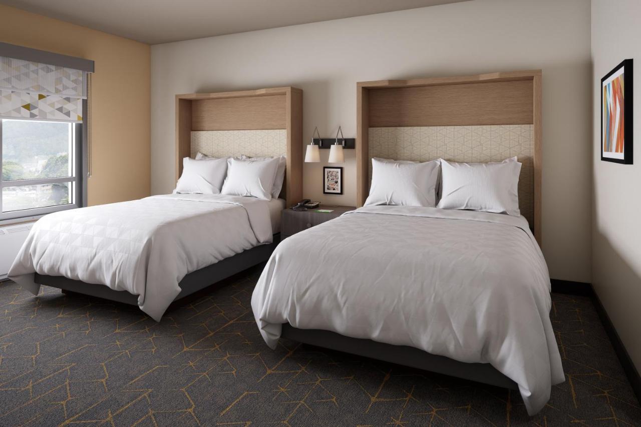 Double Room with Two Double Beds - Hearing Accessible/Non-Smoking,1082379409:JPEG
