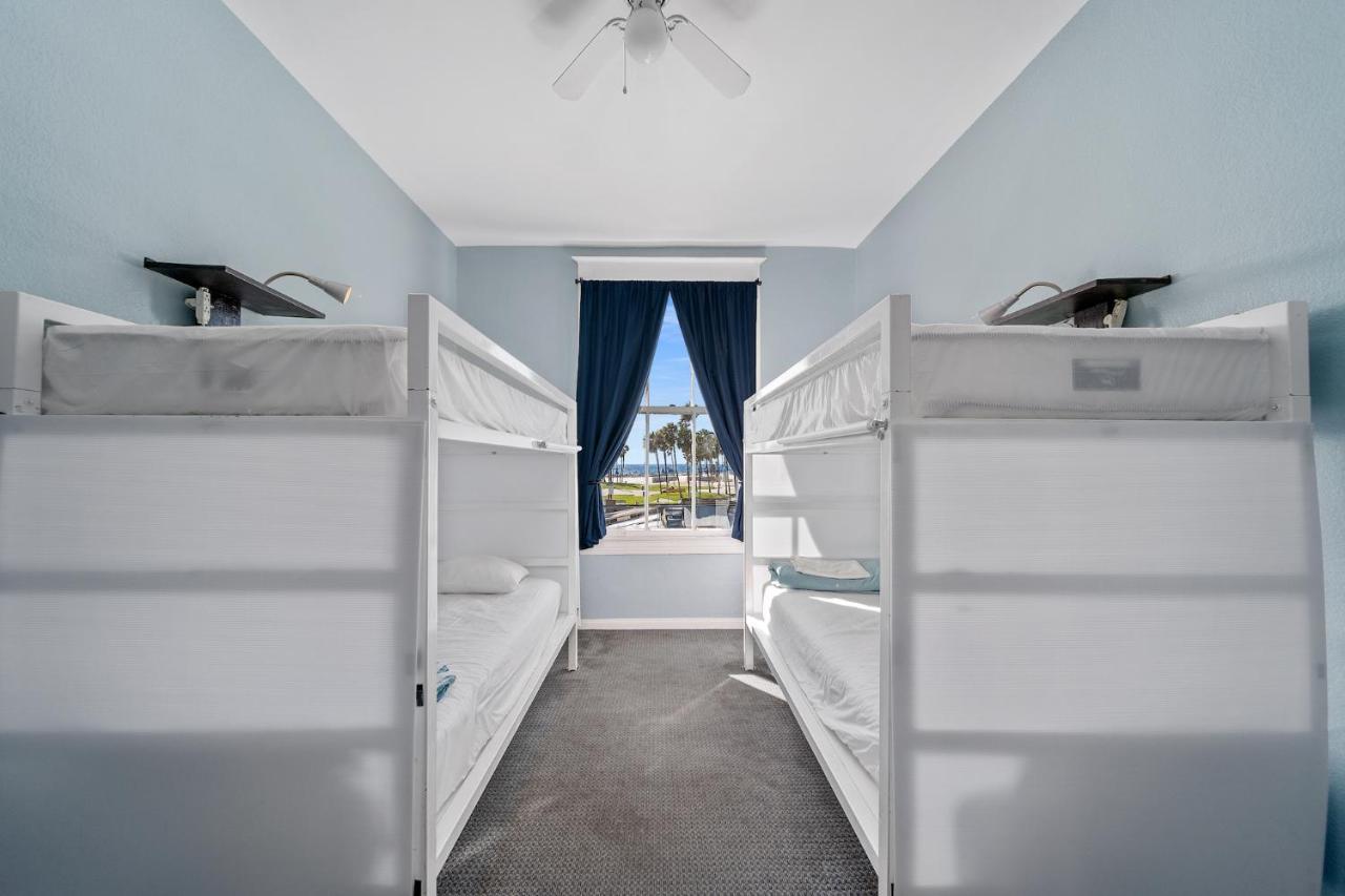 Bed 4-Bed Female Dorm,1589311528:JPEG