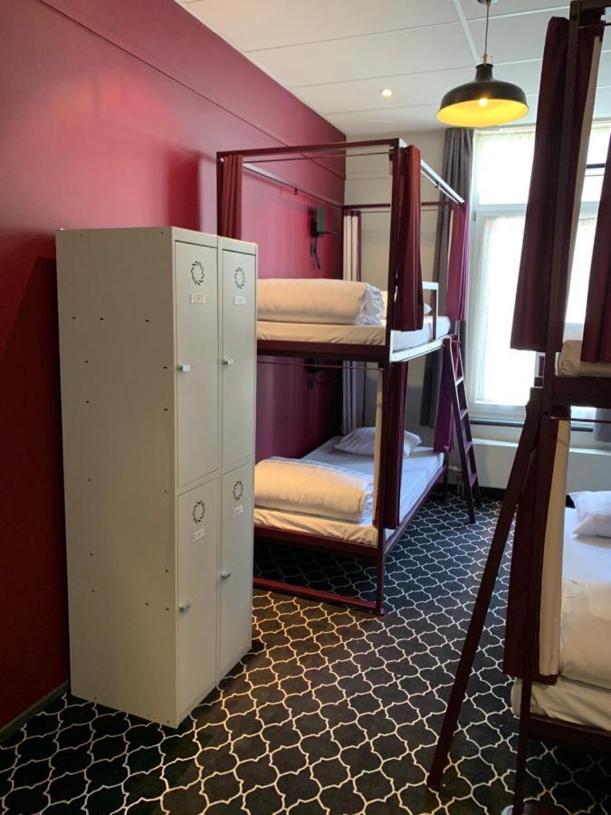 Bed 6-Bed Female Dorm Ensuite,1652744423:JPEG