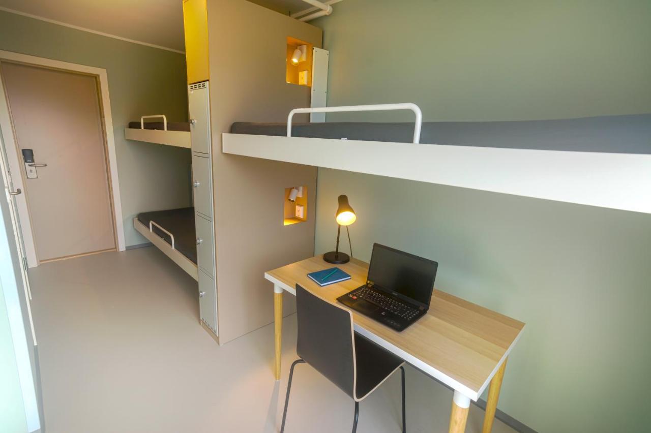 Dreibettzimmer mit eigenem Bad