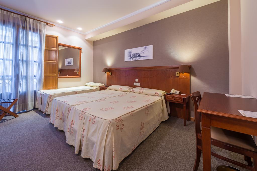 Chambre Double ou Lits Jumeaux avec Lit d'Appoint