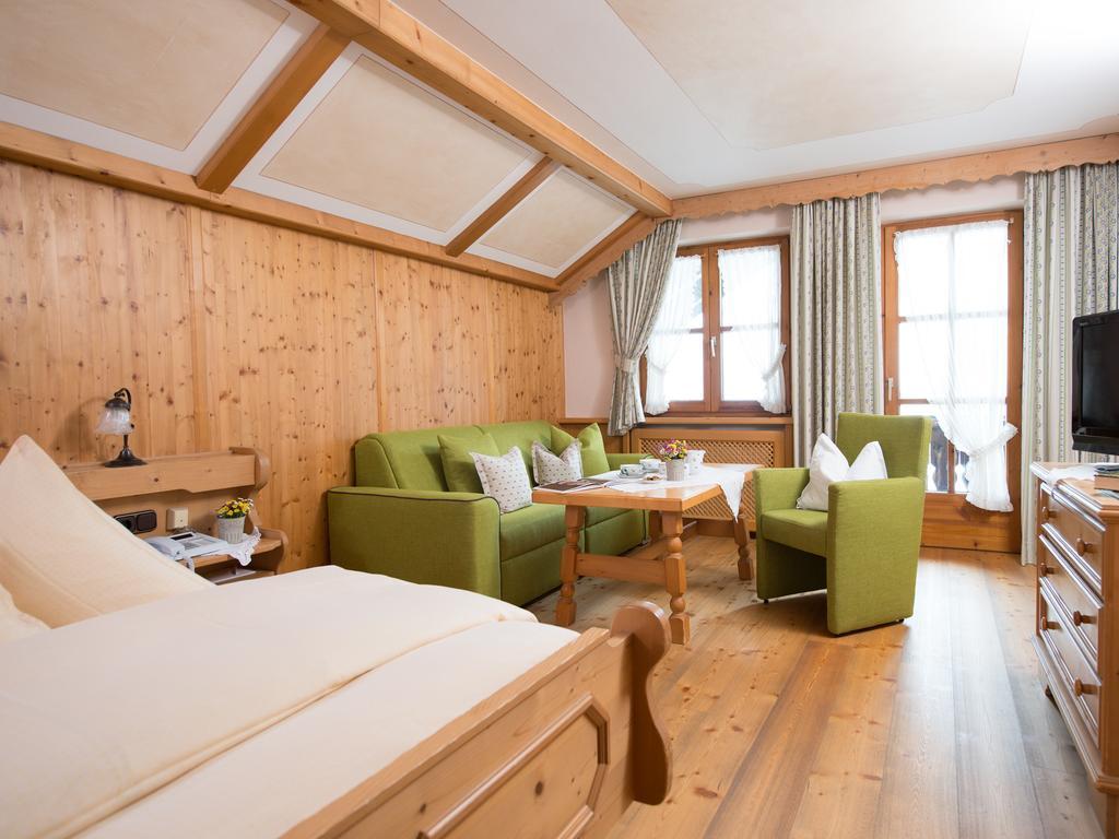 Classic Double Room,109687179:JPEG