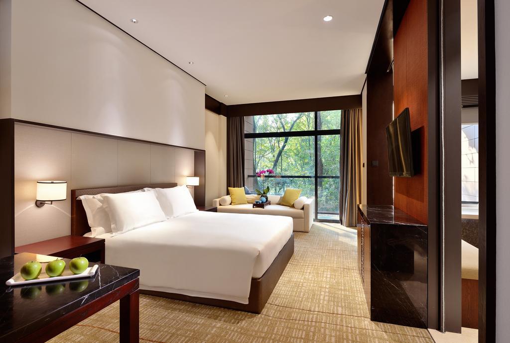 North View Deluxe King Bed