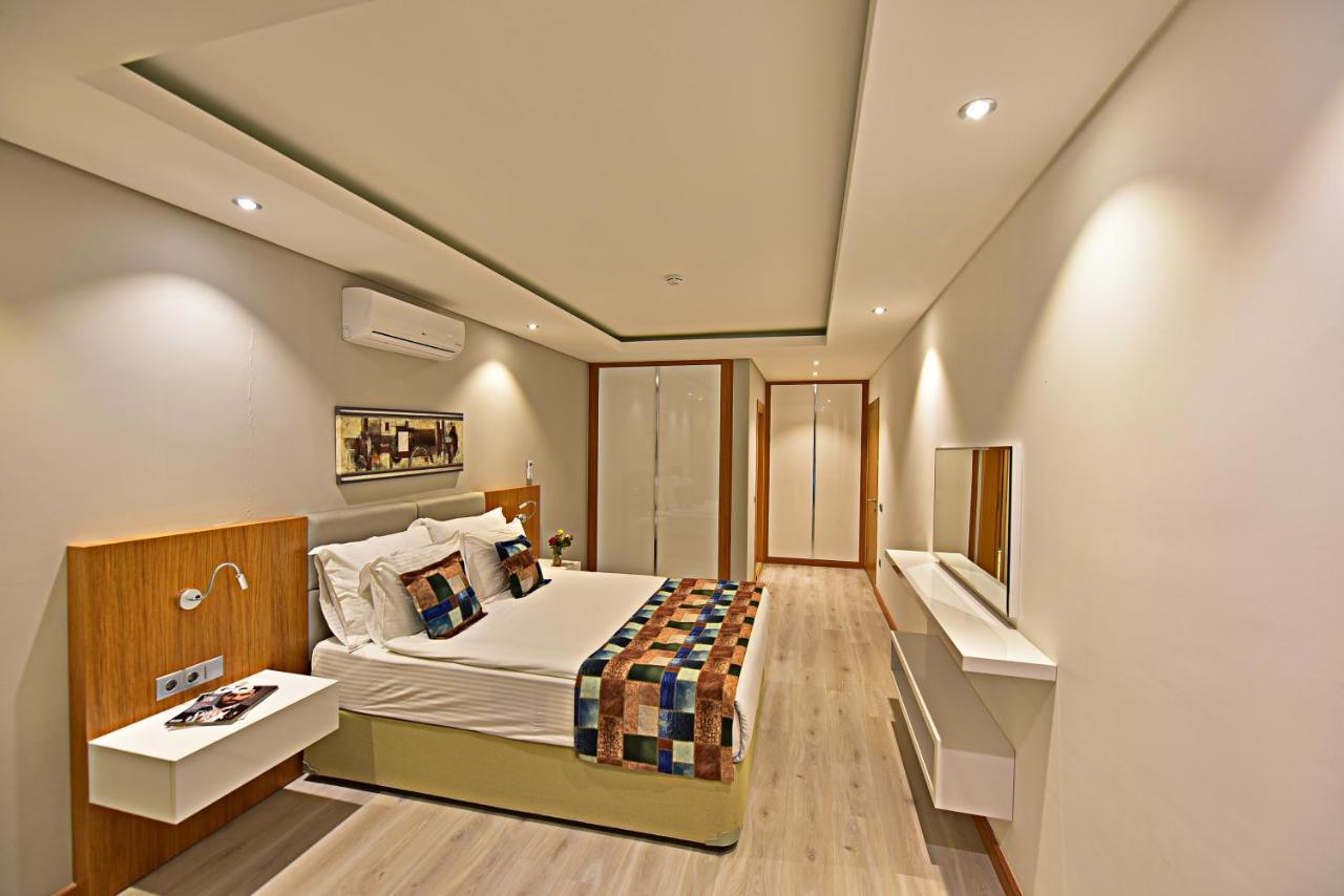 One-Bedroom Apartment with Garden or Pool View