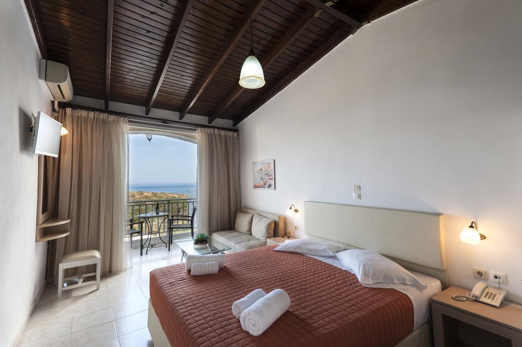 Superior Studio,688077411:JPEG