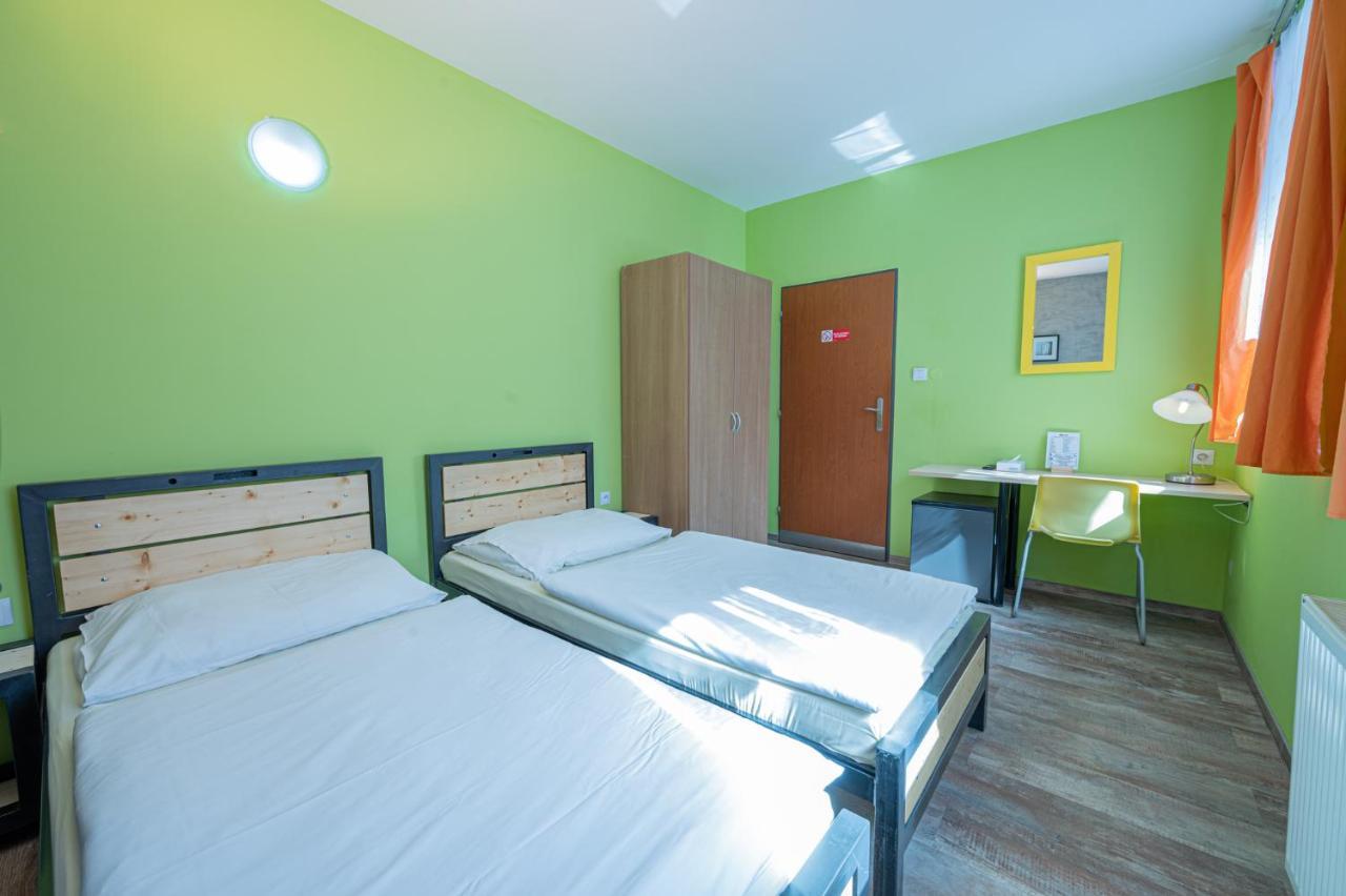 Zweibettzimmer mit Gemeinschaftsbad
