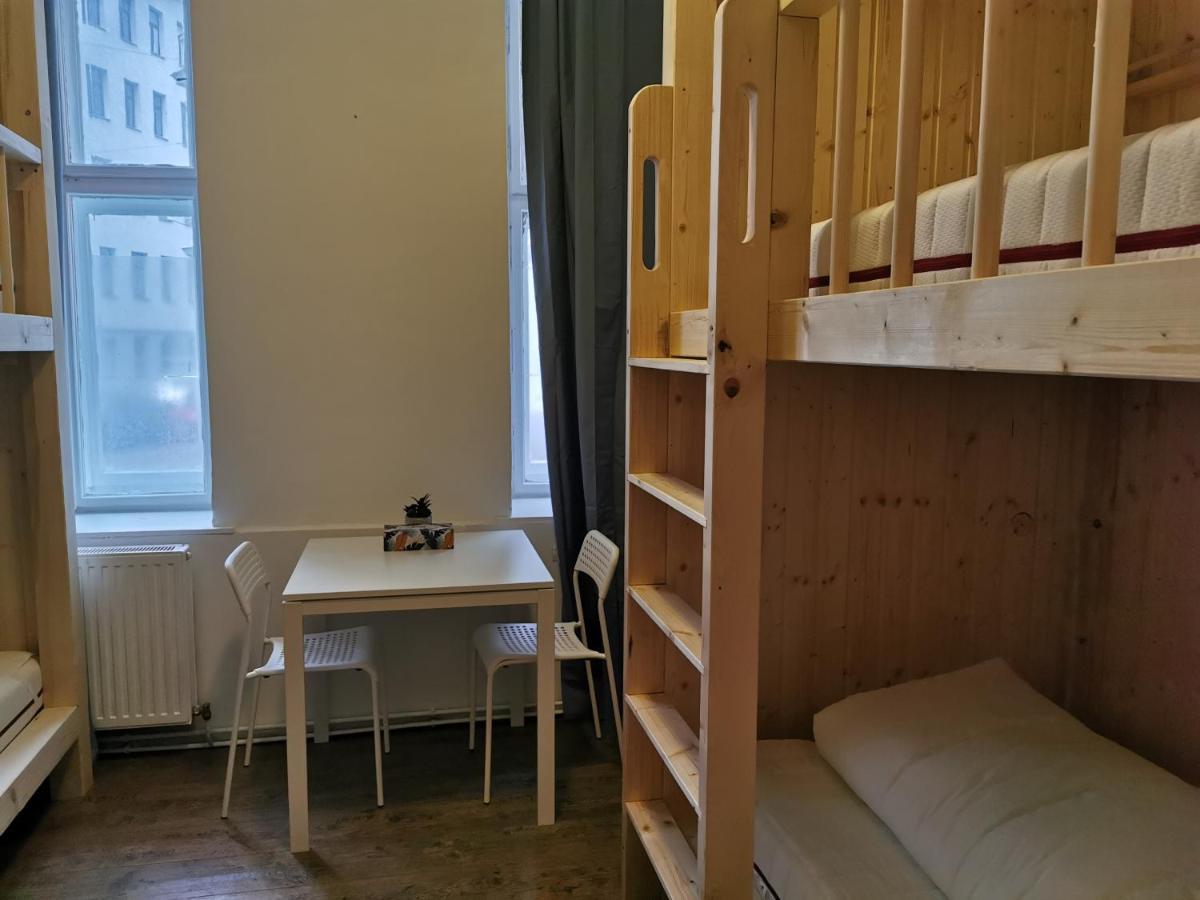 Vierbettzimmer mit Gemeinschaftsbad