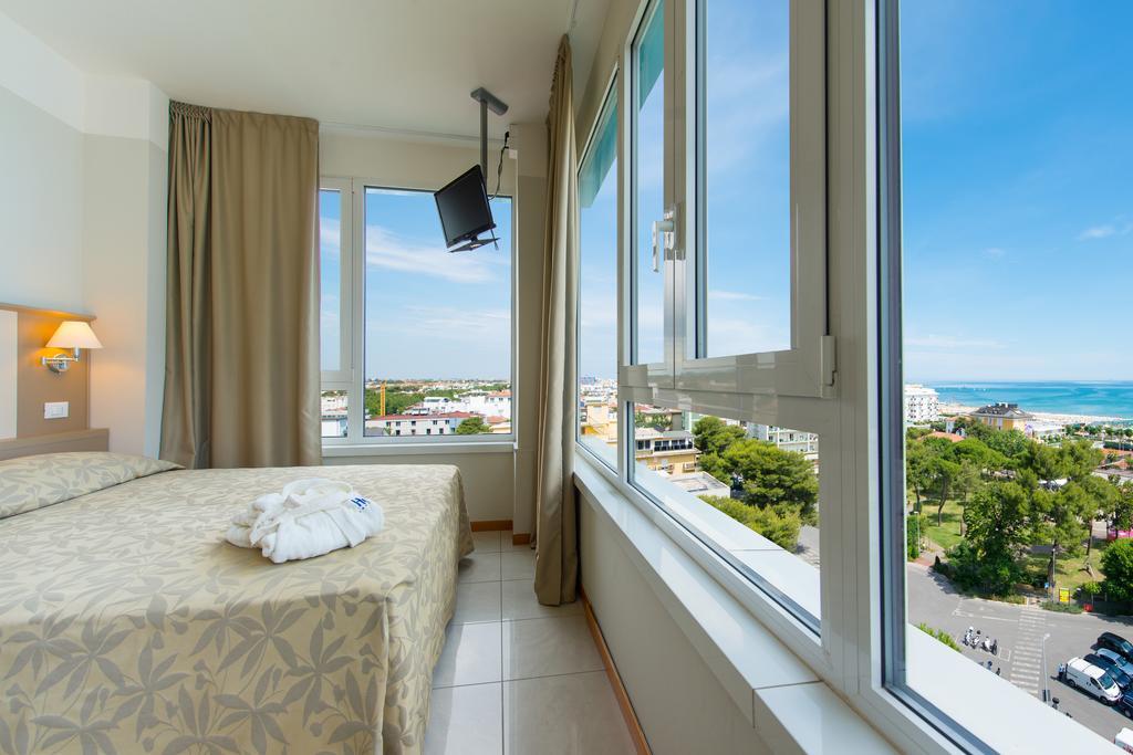 Quarto com Cama de Casal ou 2 de Solteiro