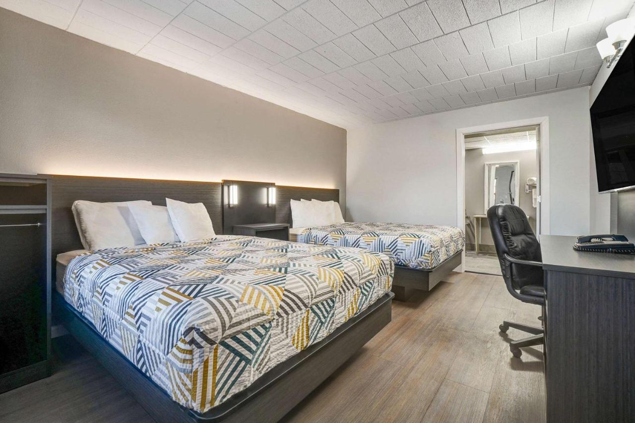 Quadruple Room - Disability Access - Roll in Shower