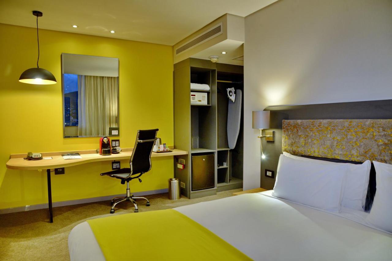 Deluxe Zimmer mit Kingsize-Bett
