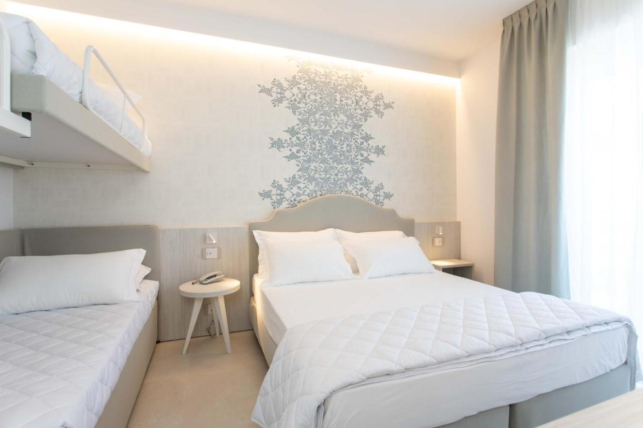 Superior Dreibettzimmer mit seitlichem Meerblick