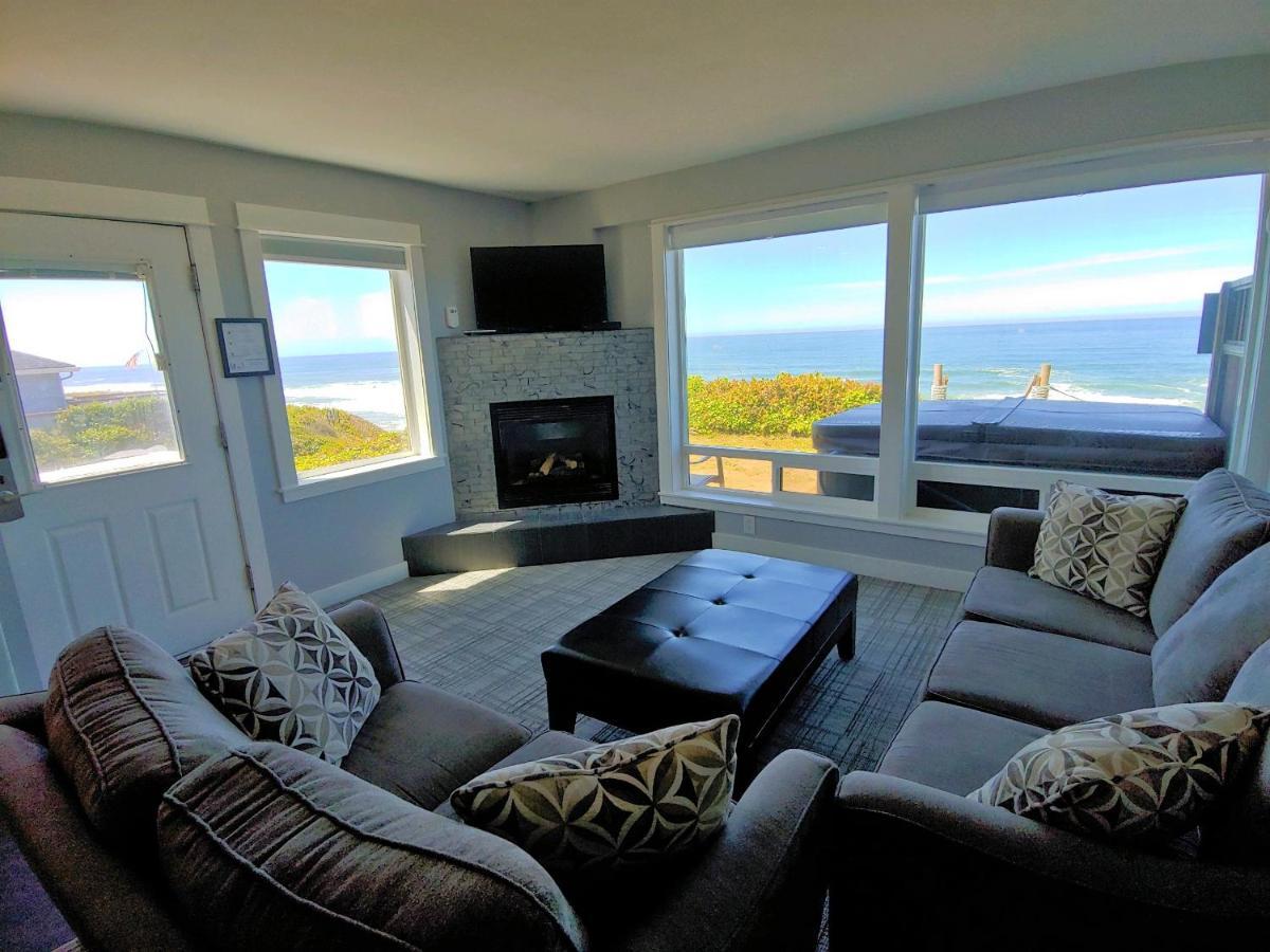Oceanfront HOT TUB 2 bedroom or 1 bath Kitchen Fireplace Suite