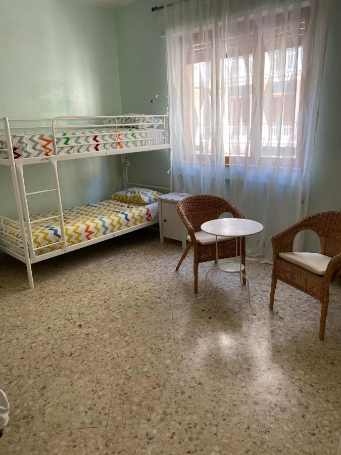 Dormitorio Misto con 6 Posti Letto