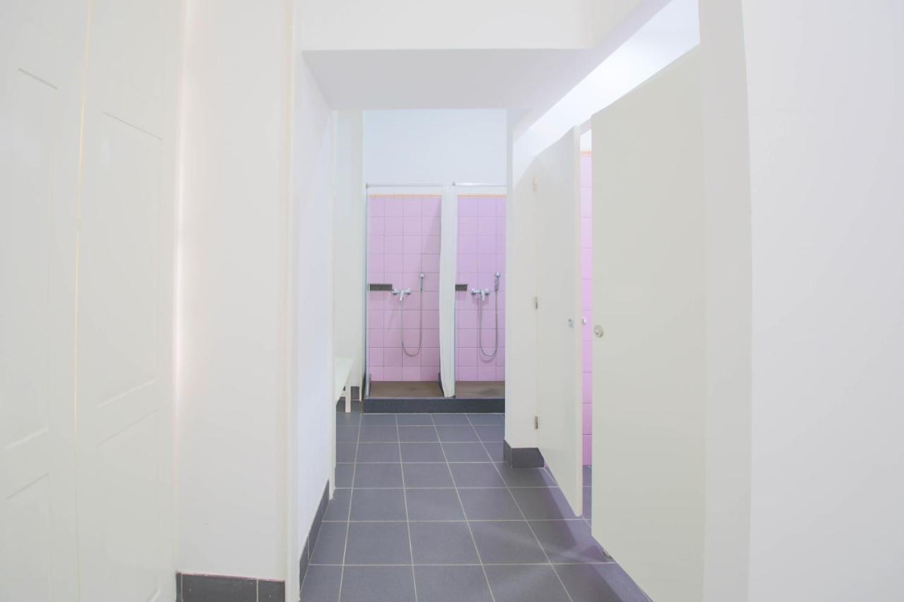 Quarto Twin com Casa de Banho Partilhada