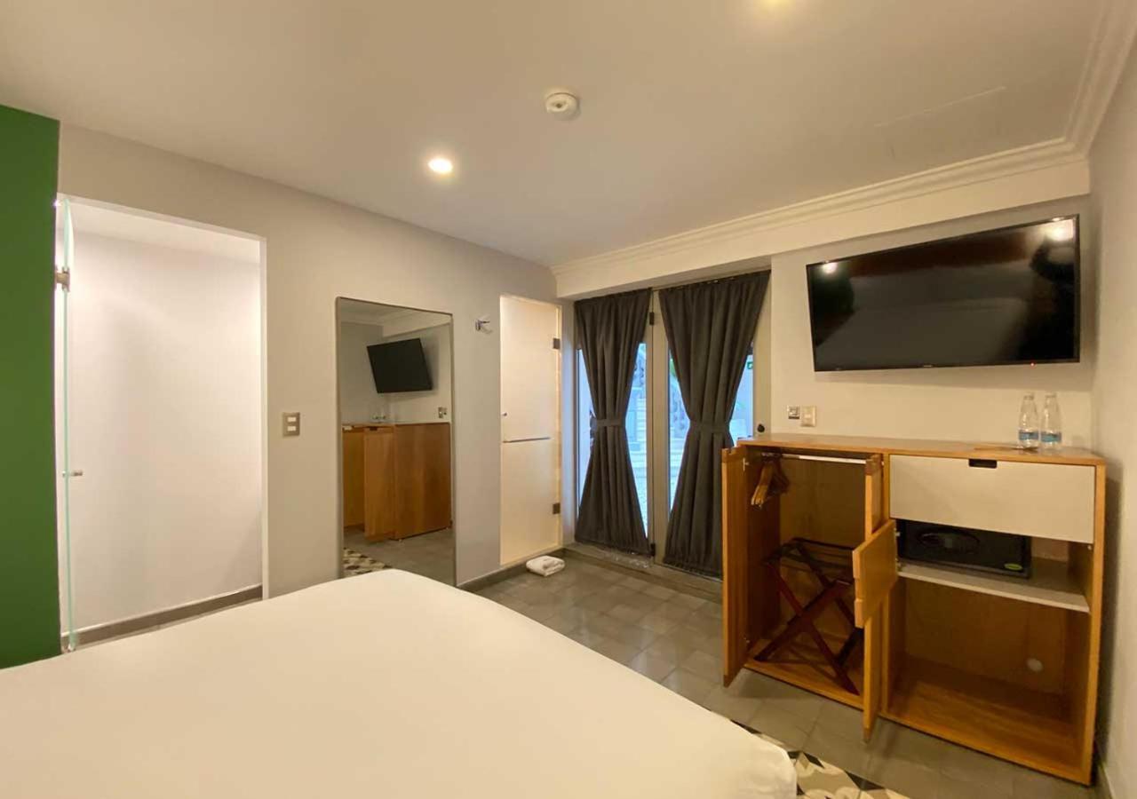 Suite con cama grande y aire acondicionado - No fumadores